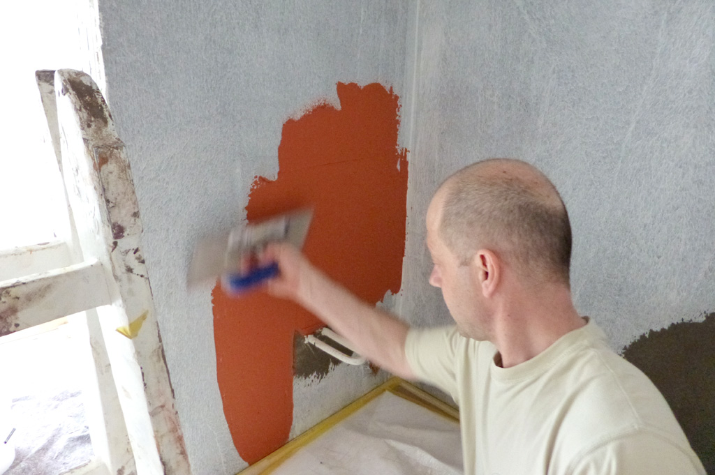 Terra di Pietra, Lehmputz auftragen Terra di Pietra, Lehmputz auftragen