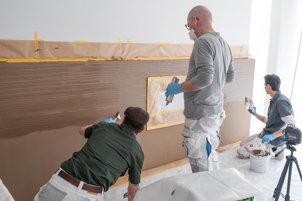 Strukturierung ist absolute Handarbeit mit selbstangefertigten Werkzeugen Strukturierung ist absolute Handarbeit mit selbstangefertigten Werkzeugen