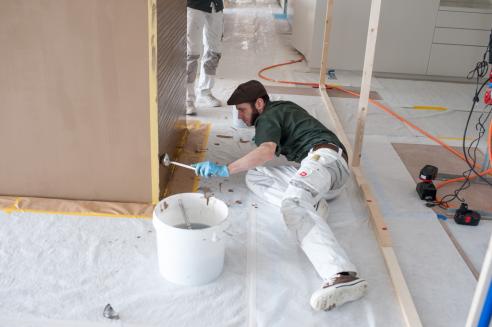 Auftragen, strukturieren und ausarbeiten der Bronzepaste Auftragen, strukturieren und ausarbeiten der Bronzepaste