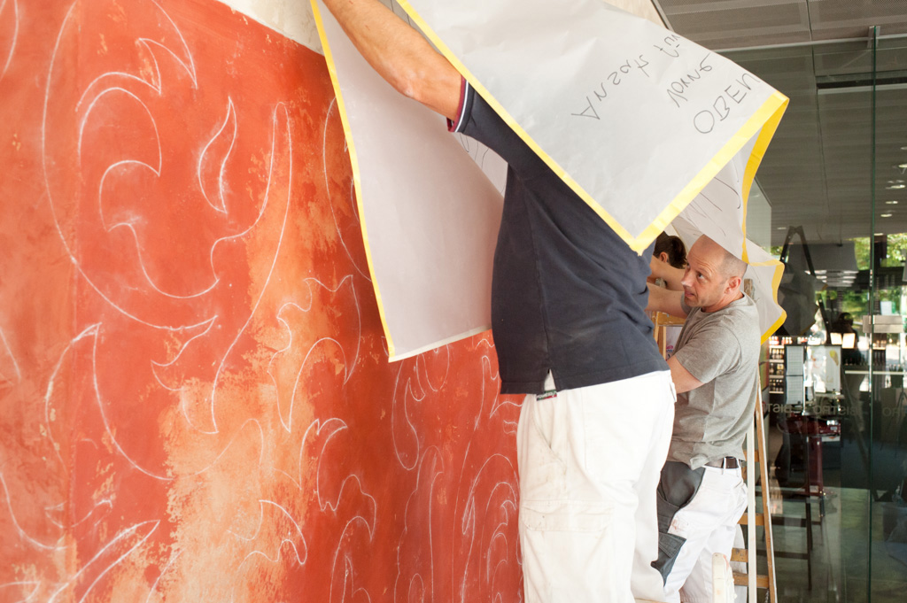 Fresco Verputz Ornamente auf Wand übertragen Fresco Verputz Ornamente auf Wand übertragen