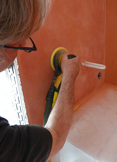 Terra di Pietra, Lehmputz glätten Terra di Pietra, Lehmputz glätten