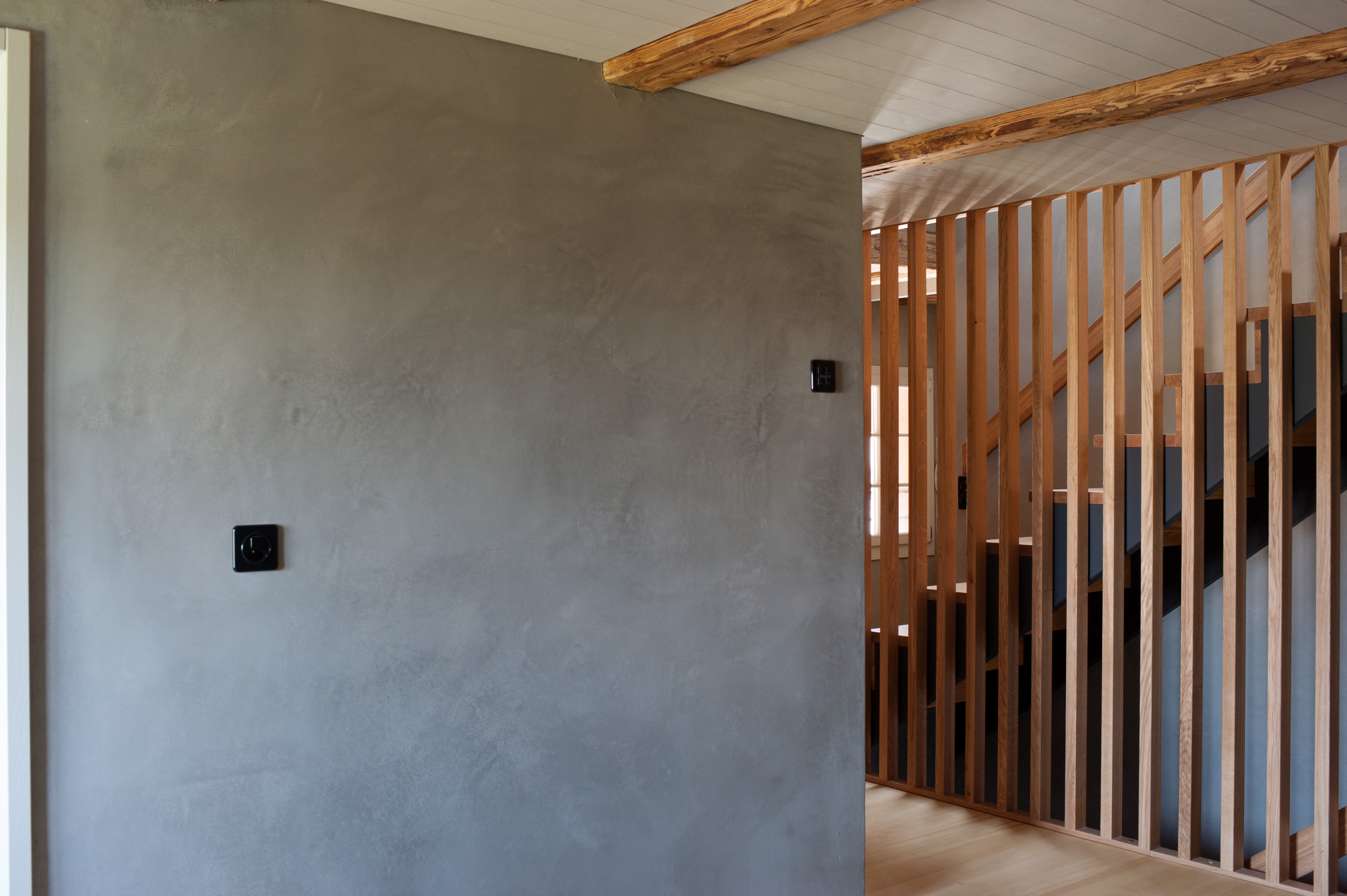 Sumpfkalkputz im Treppenhaus Sumpfkalkputz im Treppenhaus