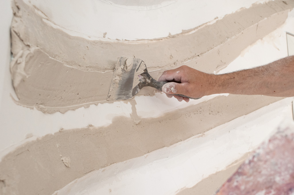 Gipsrelief auftragen Gipsrelief auftragen