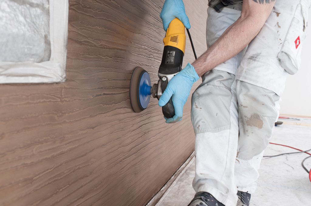 Schleif- und Polierarbeiten für einzigartigen Metallcharakter Schleif- und Polierarbeiten für einzigartigen Metallcharakter