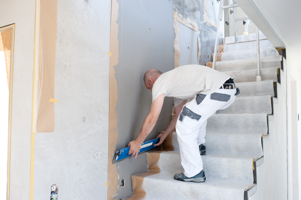 Privathaus Weggis, Betonmischung auftragen Privathaus Weggis, Betonmischung auftragen