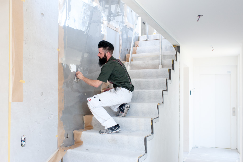 Privathaus Weggis, PVZ Folie auf nassen Putz aufdrücken Privathaus Weggis, PVZ Folie auf nassen Putz aufdrücken