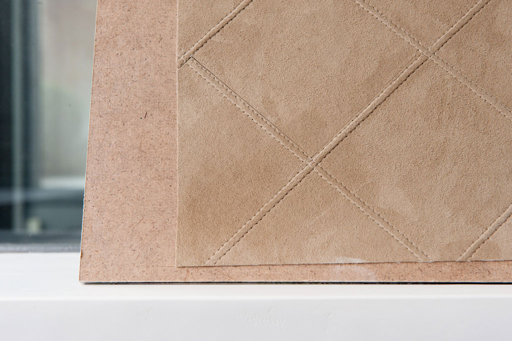 Ledertapete für Wände und Möbeloberflächen | durch Bickelmaler Ledertapete für Wände und Möbeloberflächen | durch Bickelmaler